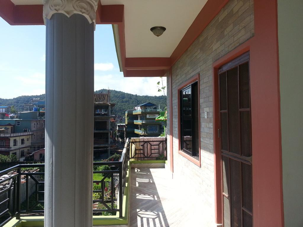Namaste Apartments โปขระ ห้อง รูปภาพ